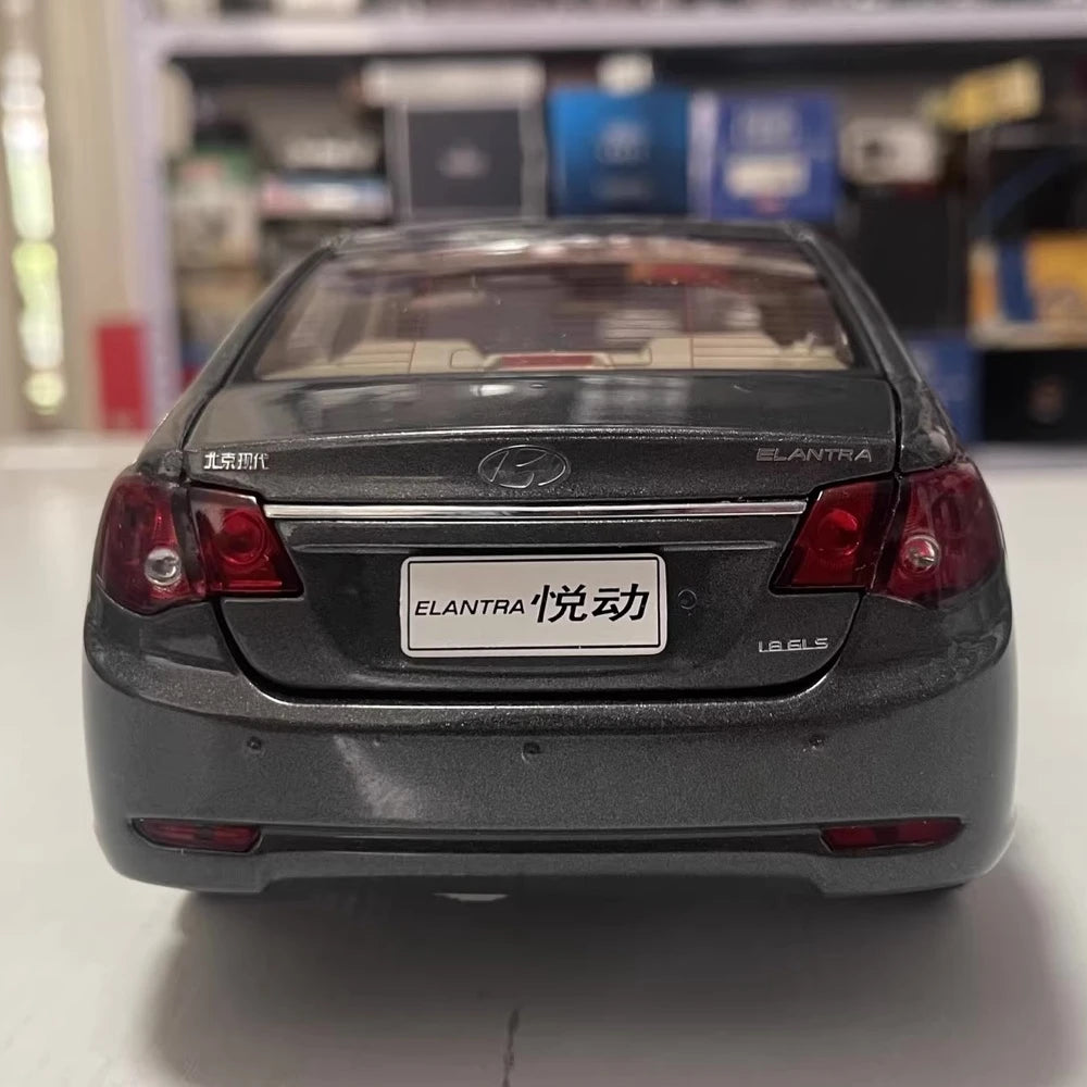 [OEM] 1:18 Hyundai 2008 Elantra Gray Model Car Die-Cast