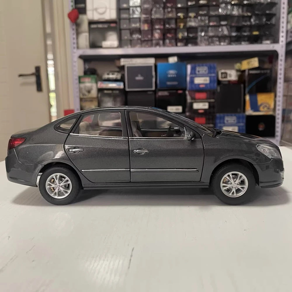 [OEM] 1:18 Hyundai 2008 Elantra Gray Model Car Die-Cast