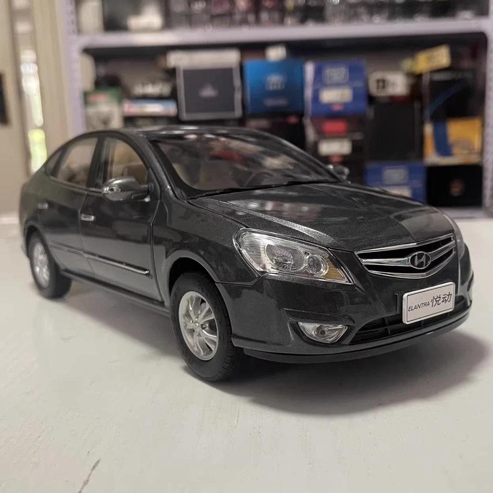 [OEM] 1:18 Hyundai 2008 Elantra Gray Model Car Die-Cast