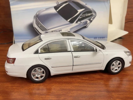 [OEM] 1:18 Hyundai 2009 Sonata White Model Car Die-Cast