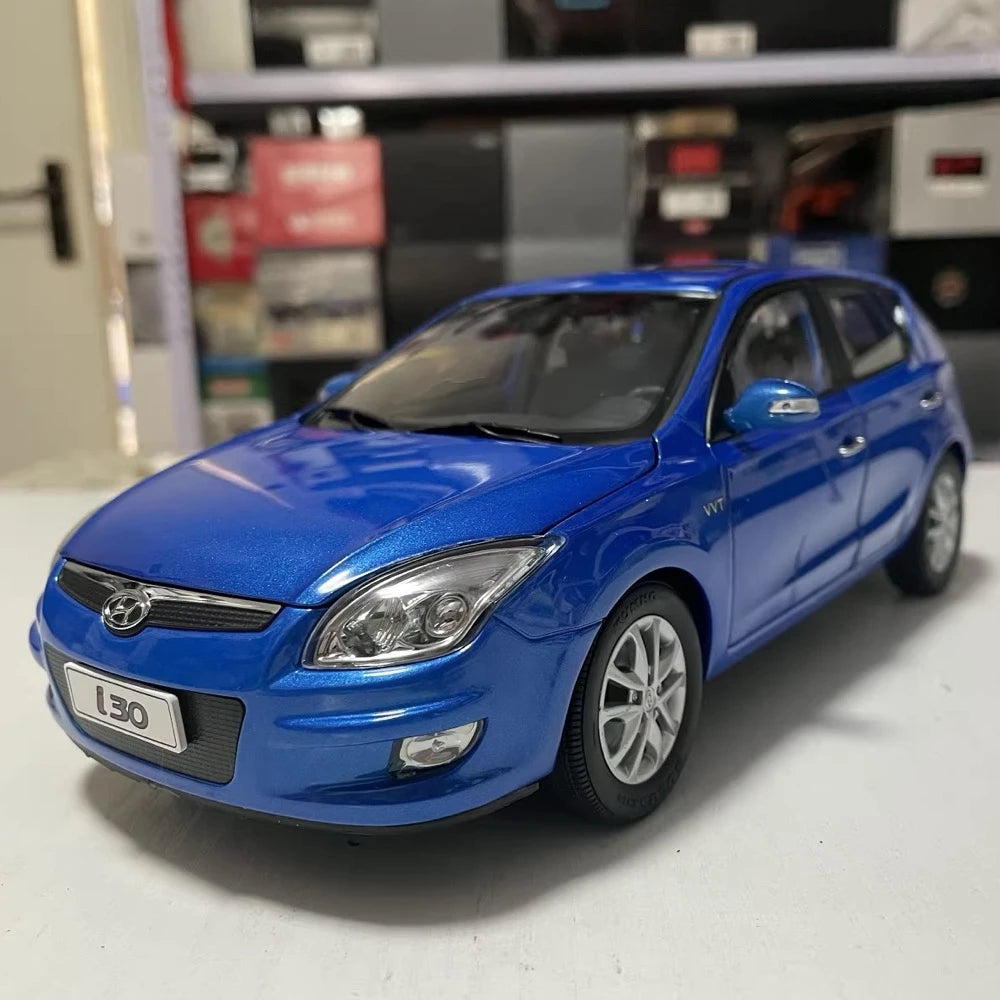 [OEM] 1:18 Hyundai 2009 i30 Blue Model Car Die-Cast