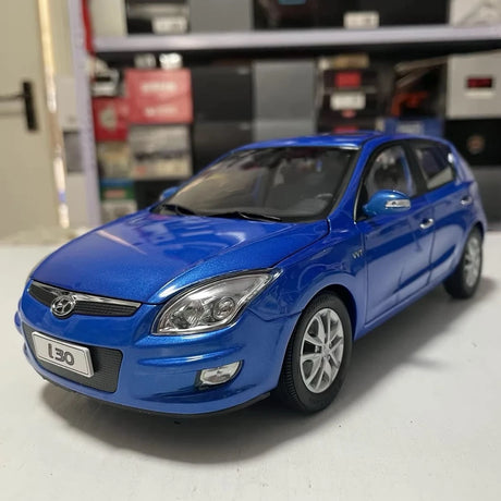 [OEM] 1:18 Hyundai 2009 i30 Blue Model Car Die-Cast