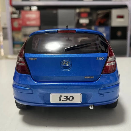 [OEM] 1:18 Hyundai 2009 i30 Blue Model Car Die-Cast