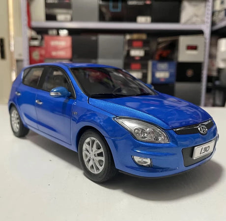 [OEM] 1:18 Hyundai 2009 i30 Blue Model Car Die-Cast