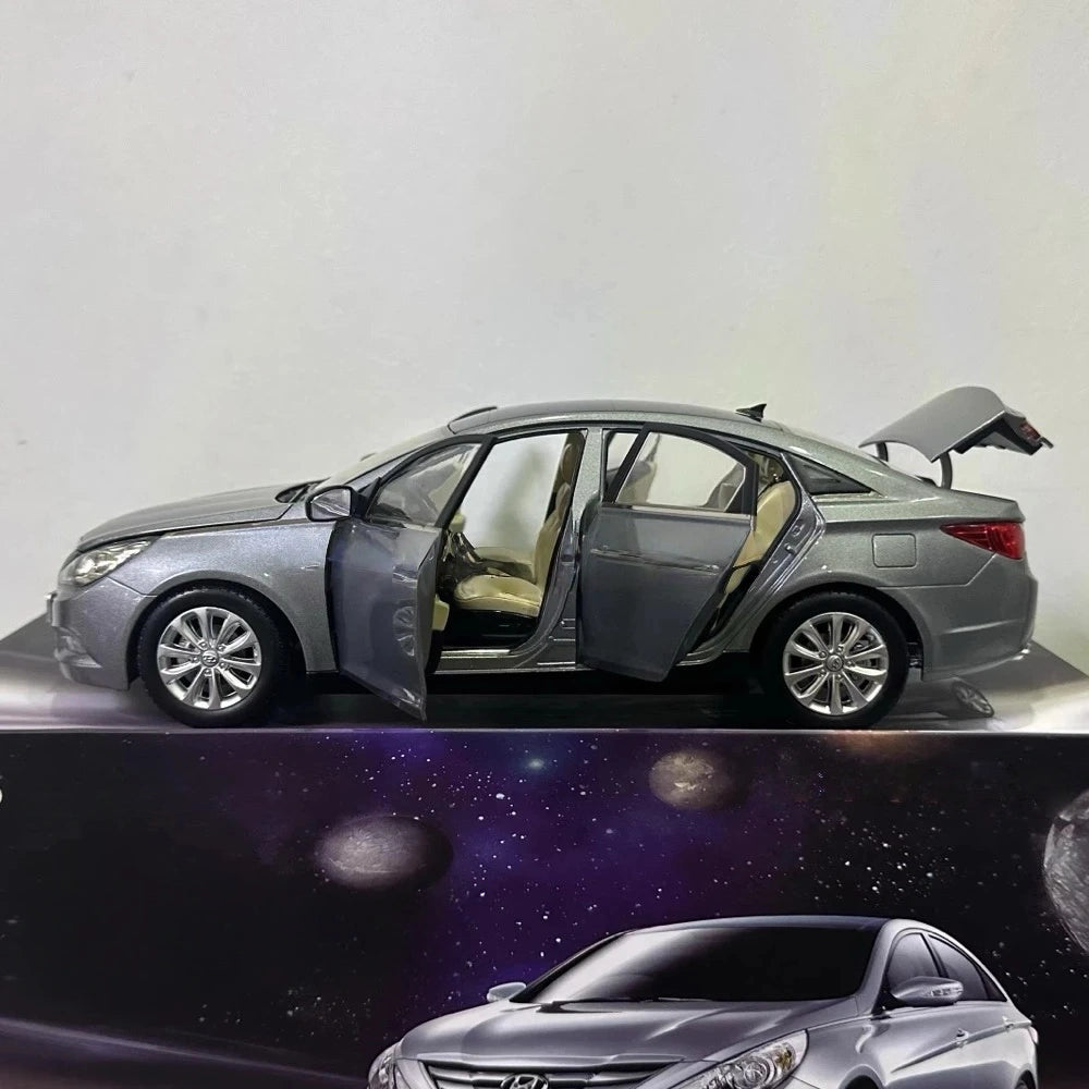 [OEM] 1:18 Hyundai 2010 Sonata Gray Model Car Die-Cast