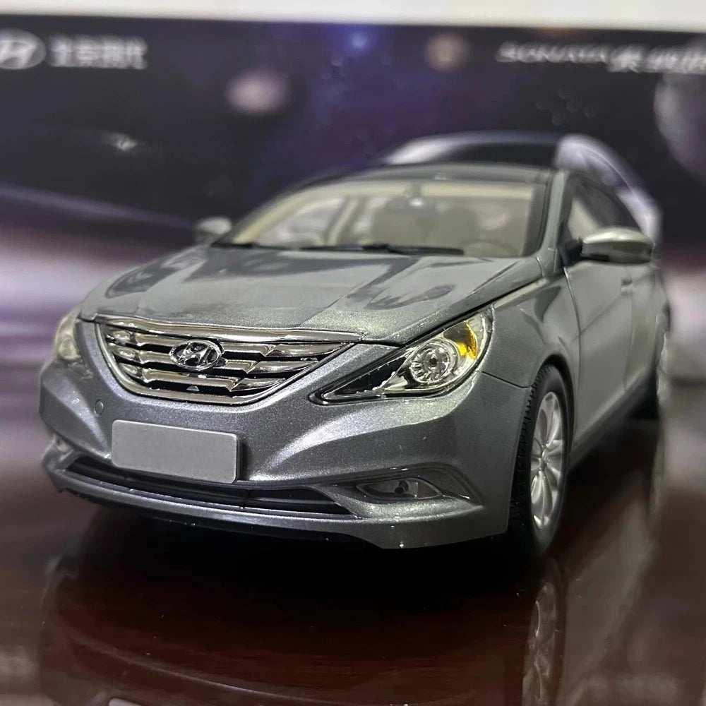 [OEM] 1:18 Hyundai 2010 Sonata grigio modellino di auto Die-Cast