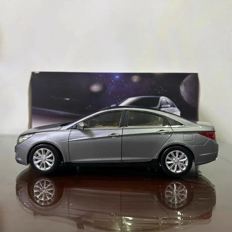 [OEM] 1:18 Hyundai 2010 Sonata Gray Model Car Die-Cast
