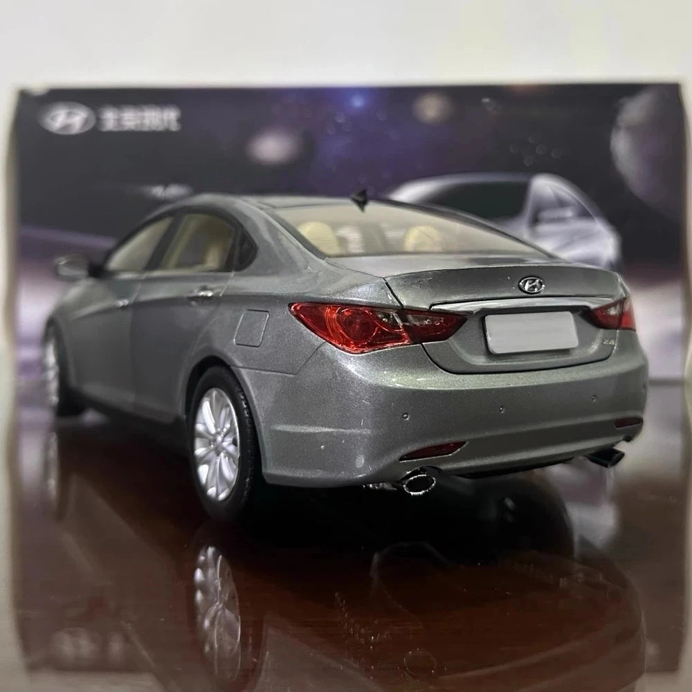 [OEM] 1:18 Hyundai 2010 Sonata grigio modellino di auto Die-Cast