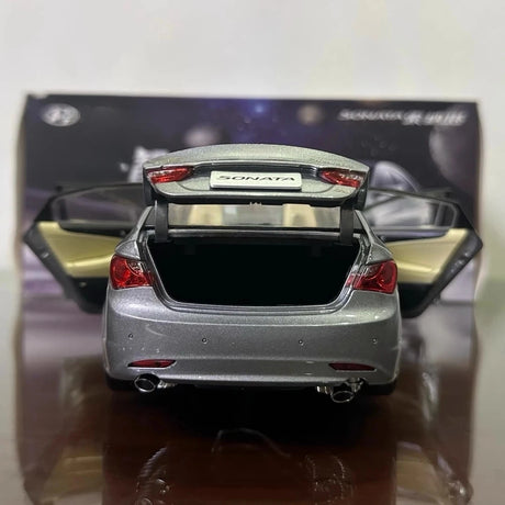 [OEM] 1:18 Hyundai 2010 Sonata Gray Model Car Die-Cast