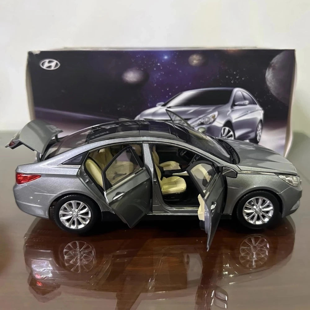 [OEM] 1:18 Hyundai 2010 Sonata grigio modellino di auto Die-Cast
