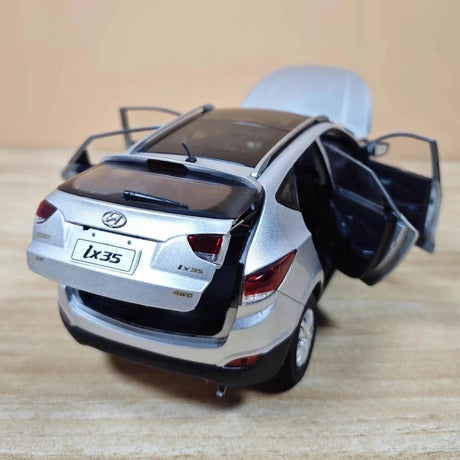 [OEM] 1:18 Hyundai 2010 ix35 Silver Model Car Die-Cast