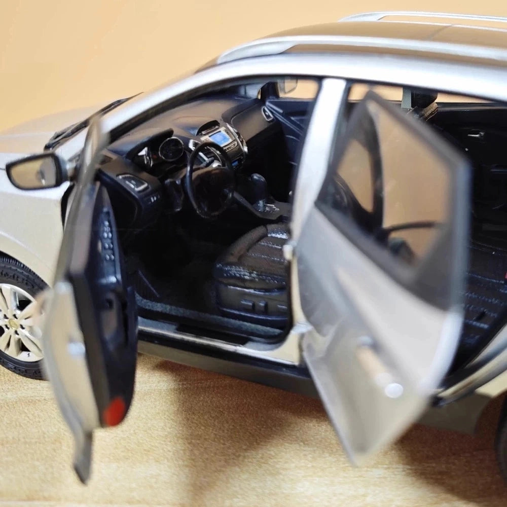 [OEM] 1:18 Hyundai 2010 ix35 argento modellino di auto Die-Cast
