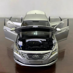[OEM] 1:18 Hyundai 2014 Mistra Silver Model Car Die-Cast