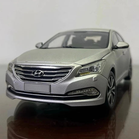 [OEM] 1:18 Hyundai 2014 Mistra Silver Model Car Die-Cast