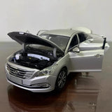 [OEM] 1:18 Hyundai 2014 Mistra Silver Model Car Die-Cast