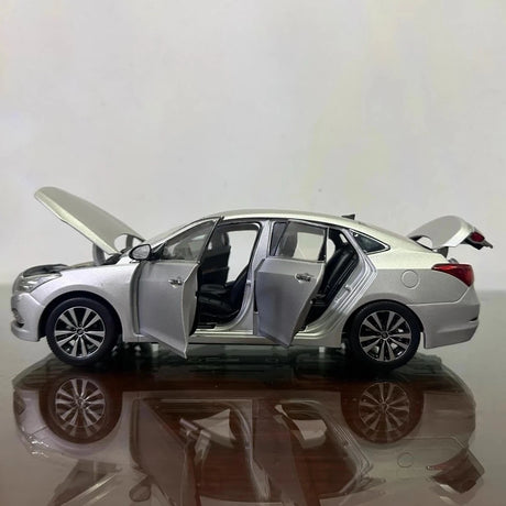 [OEM] 1:18 Hyundai 2014 Mistra Silver Model Car Die-Cast
