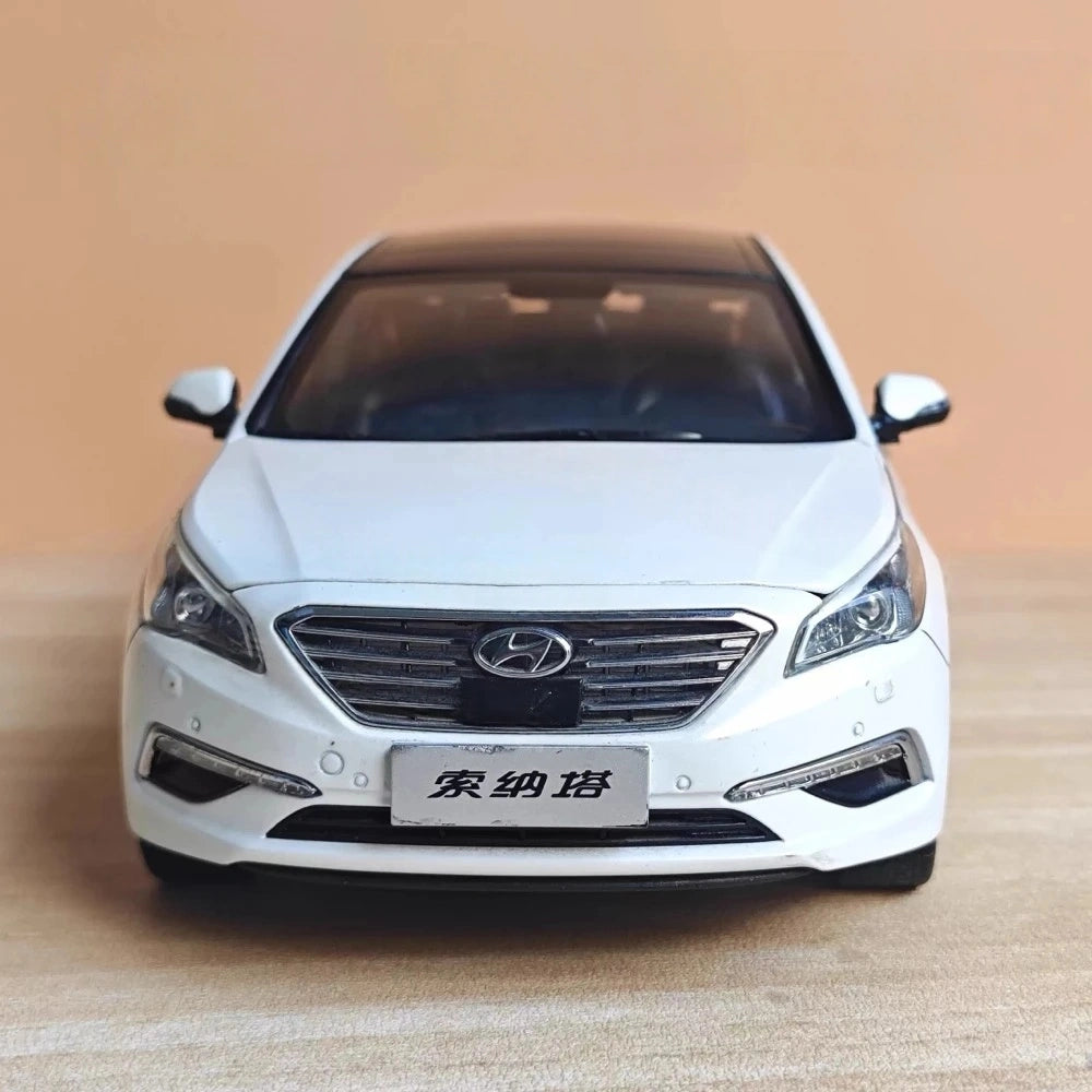 [OEM] 1:18 Hyundai 2014 Sonata White Model Car Die-Cast