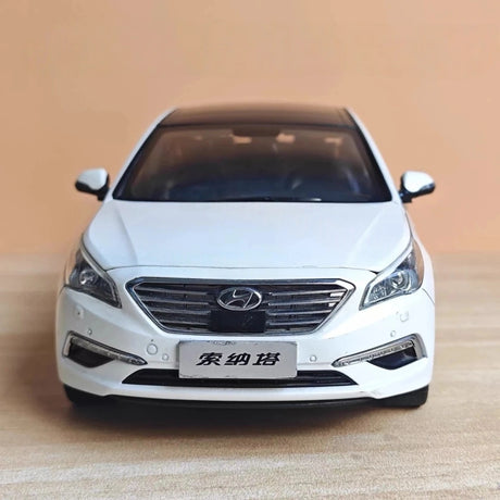 [OEM] 1:18 Hyundai 2014 Sonata White Model Car Die-Cast