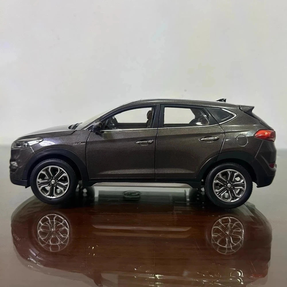 [OEM] 1:18 Hyundai 2015 Tucson IX35 harmaa pienoismalli Die-Cast