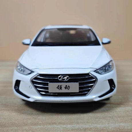 [OEM] 1:18 Hyundai 2016 Elantra Lingdong White Model Car Die-Cast