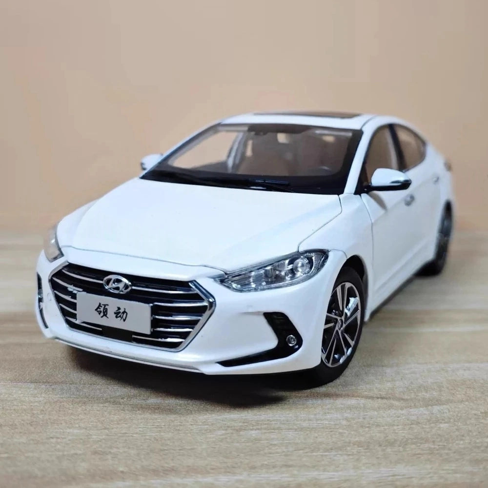 [OEM] 1:18 Hyundai 2016 Elantra Lingdong White Model Car Die-Cast