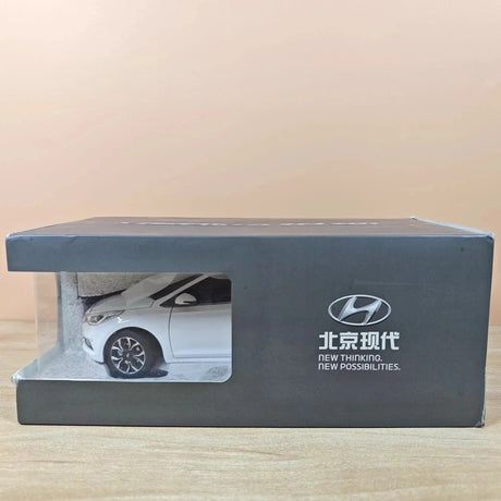 [OEM] 1:18 Hyundai 2016 Verna White Model Car Die-Cast