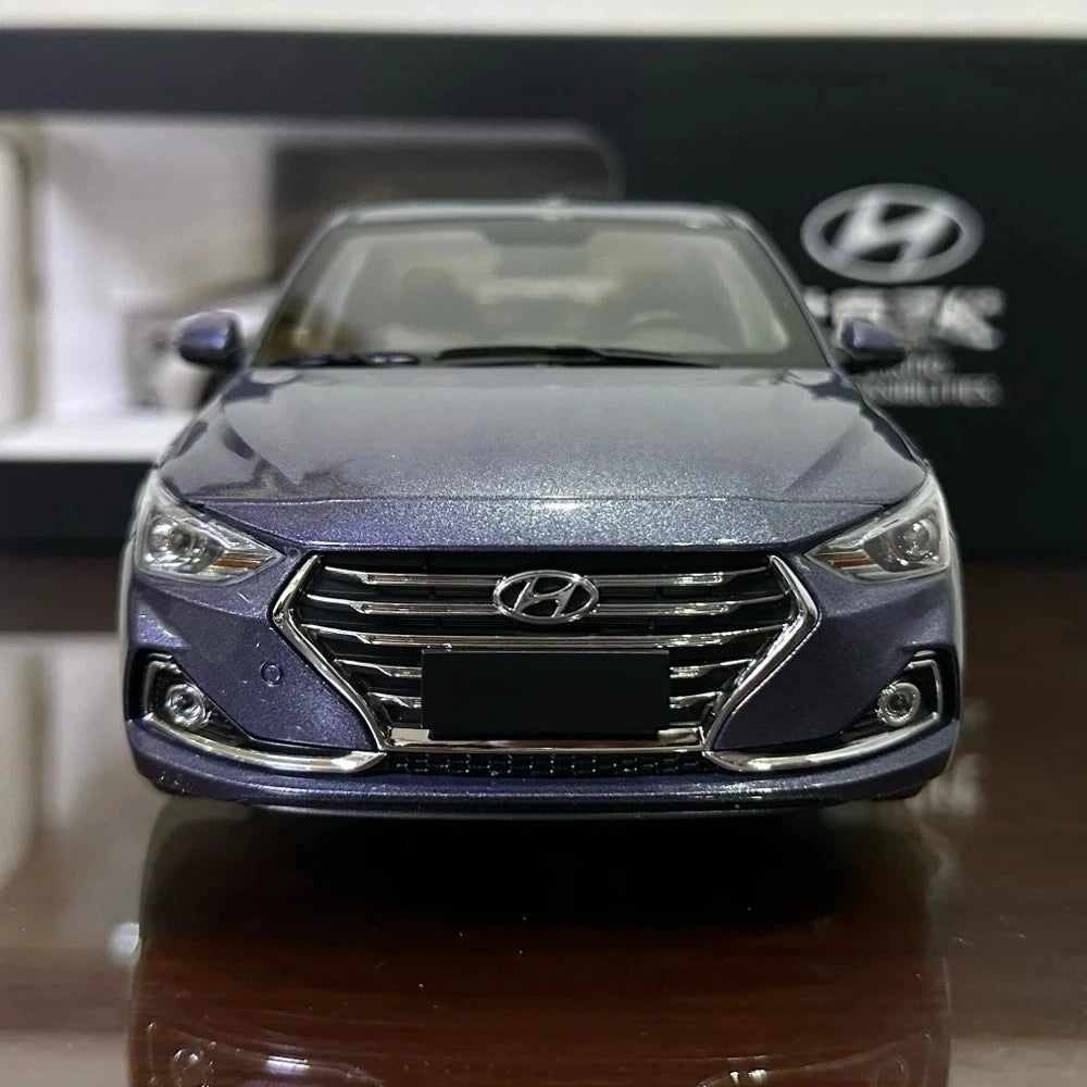 [OEM] 1:18 Hyundai 2017 Celesta Blue Model Car Die-Cast