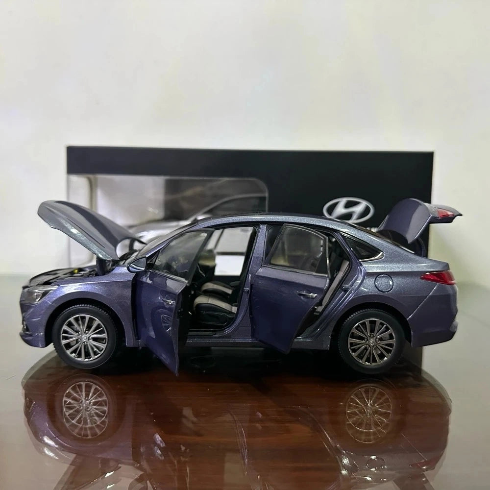 [OEM] 1:18 Hyundai 2017 Celesta blu modellino di auto Die-Cast
