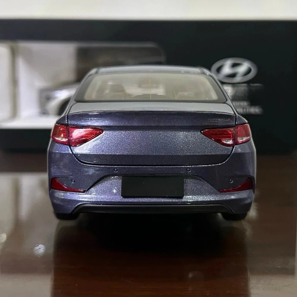 [OEM] 1:18 Hyundai 2017 Celesta blu modellino di auto Die-Cast