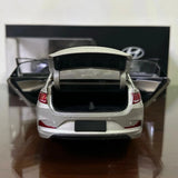[OEM] 1:18 Hyundai 2017 Celesta Silver Model Car Die-Cast