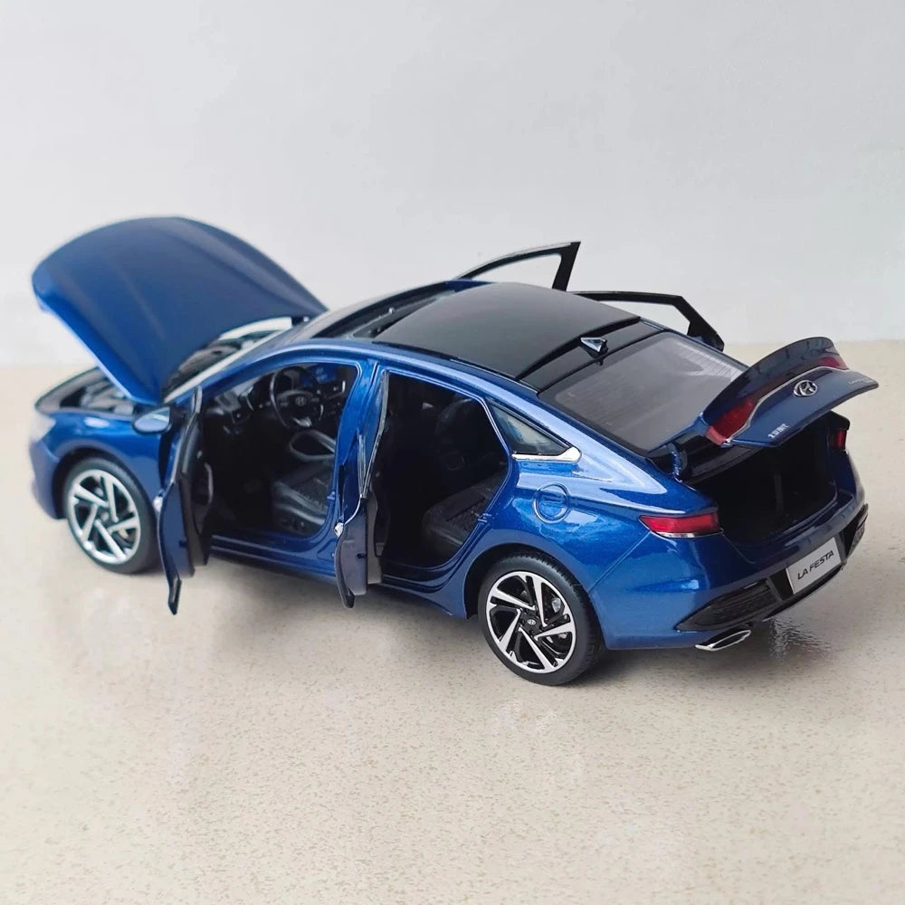 [OEM] 1:18 Hyundai 2018 Lafesta Blue Model Car Die-Cast