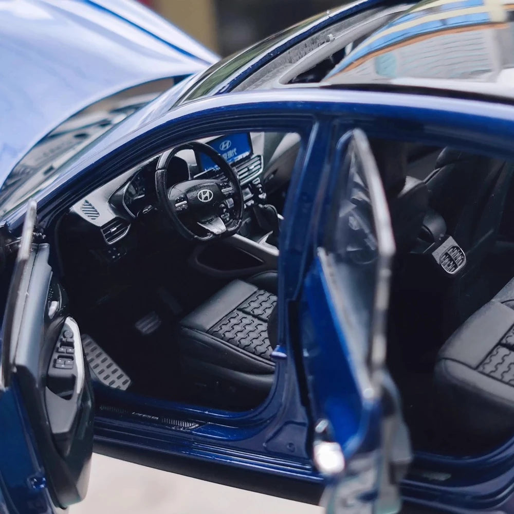 [OEM] 1:18 Hyundai 2018 Lafesta Blue Model Car Die-Cast