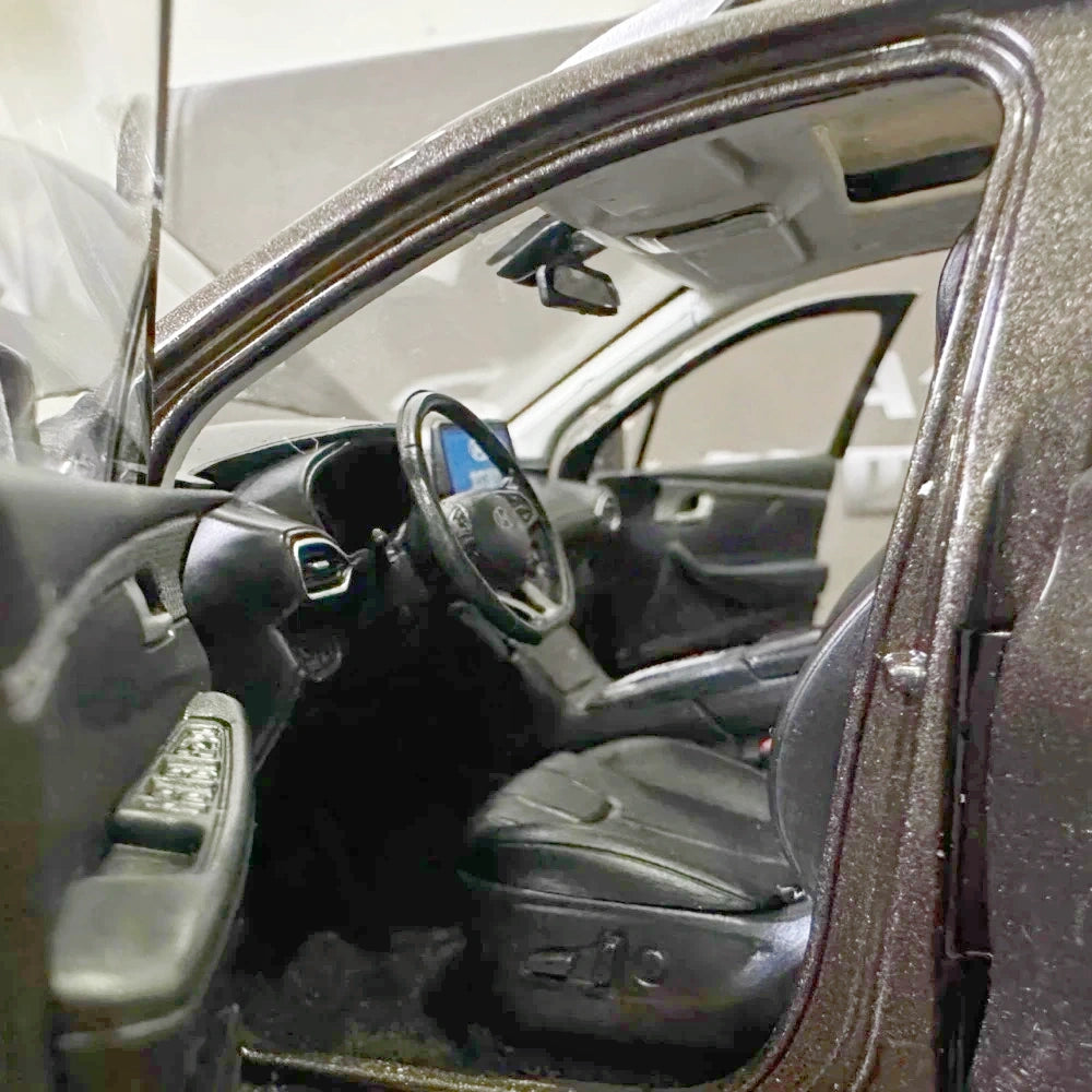 [OEM] 1:18 Hyundai 2019 Santa Fe Brown Model Car Die-Cast