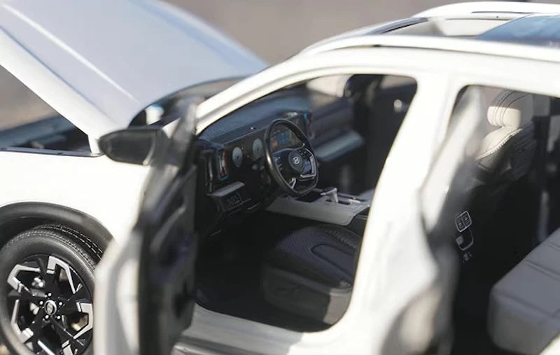 [OEM] 1:18 Hyundai 2023 Mufasa White Model Car Die-Cast