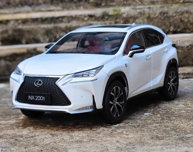 [OEM] 1:18 Lexus 2014 NX 200t White Model Car Die-Cast
