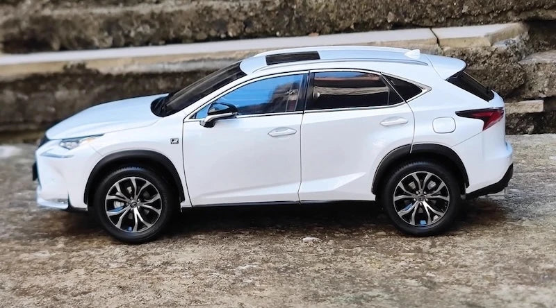[OEM] 1:18 Lexus 2014 NX 200t White Model Car Die-Cast