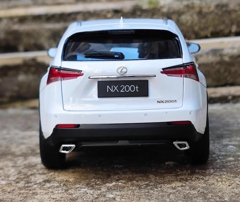 [OEM] 1:18 Lexus 2014 NX 200t White Model Car Die-Cast