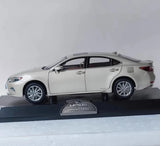[OEM] 1:18 Lexus 2017 ES 300h Gold Model Car Die-Cast
