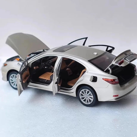 [OEM] 1:18 Lexus 2017 ES 300h Gold Model Car Die-Cast