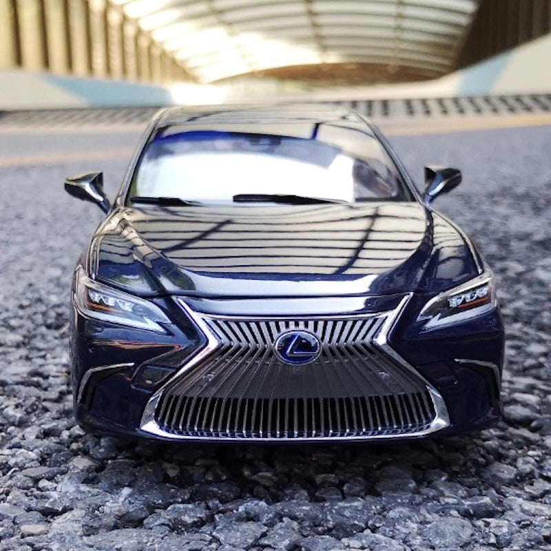 [OEM] 1:18 Lexus 2019 ES 300h blå modellbil Die-Cast