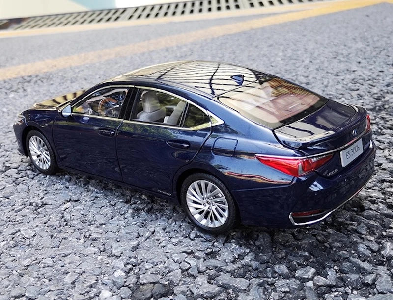 [OEM] 1:18 Lexus 2019 ES 300h Blue Model Car Die-Cast