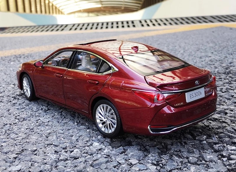 [OEM] 1:18 Lexus 2019 ES 300h Red Model Car Die-Cast