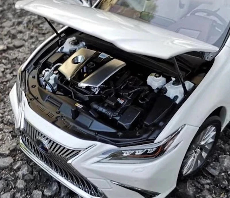 [OEM] 1:18 Lexus 2019 ES 300h White Model Car Die-Cast