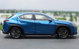 [OEM] 1:18 Lexus 2020 UX 260h Blue Model Car Die-Cast
