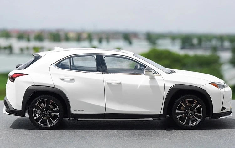 [OEM] 1:18 Lexus 2020 UX 260h White Model Car Die-Cast