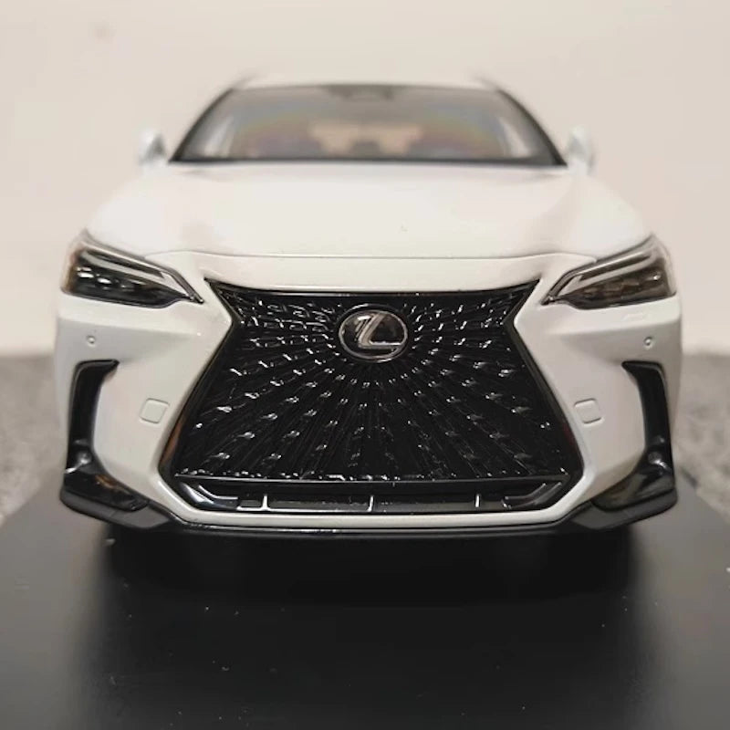 [OEM] 1:18 Lexus 2022 NX 400h White Model Car Die-Cast