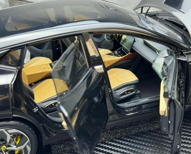 [OEM] 1:18 Lotus 2022 Eletre Black Model Car Die-Cast
