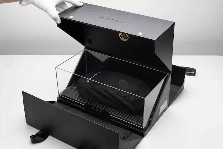 [OEM] 1:18 Lotus 2022 Eletre Black Model Car Die-Cast