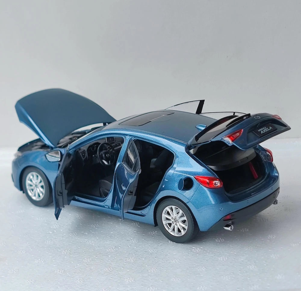 [OEM] 1:18 Mazda 2013 3 Axela Blue Model Car Die-Cast