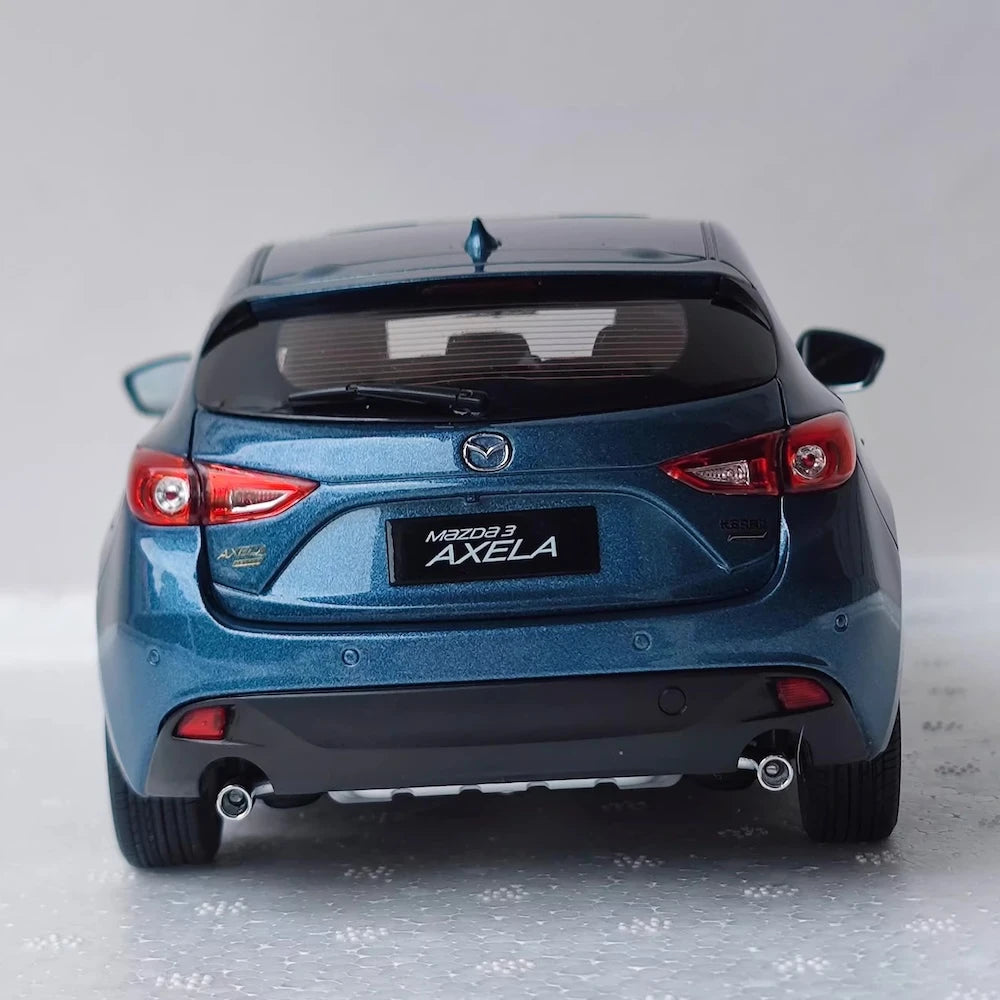 [OEM] 1:18 Mazda 2013 3 Axela Blue Model Car Die-Cast